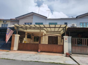 Kapar Nala 34A /3 Rooms/4-8 pax